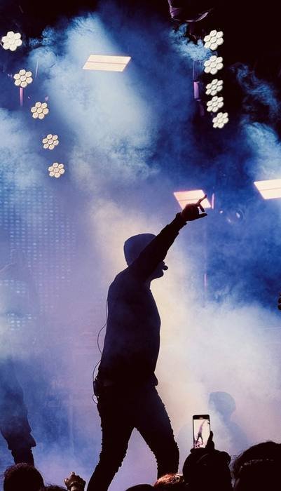 Luz de palco em show, por Aday Lima